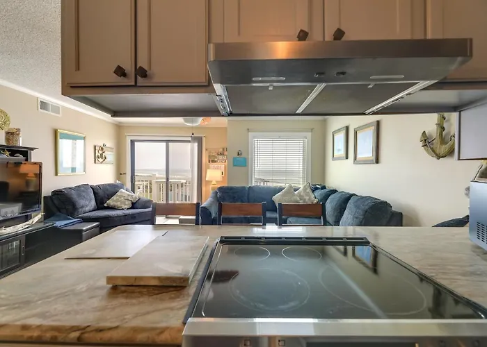Coastal Condo W/ Indoor & Outdoor Pool Access