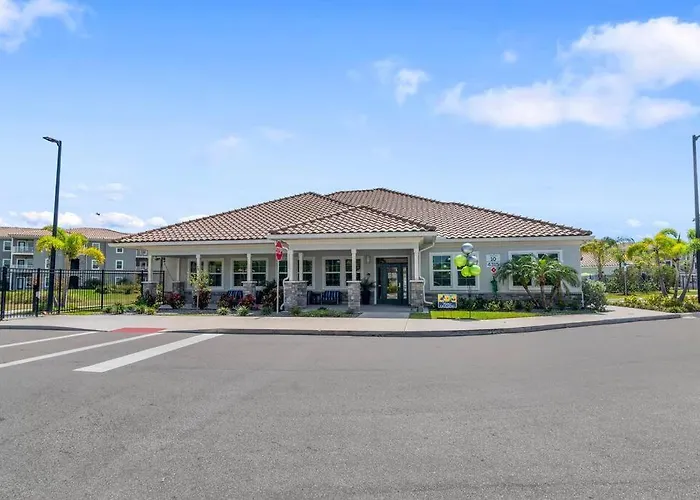 Luxury 3 Bedroom/2 Bathroom Condo In Melbourne Fl With Pool, Gym And Laundry