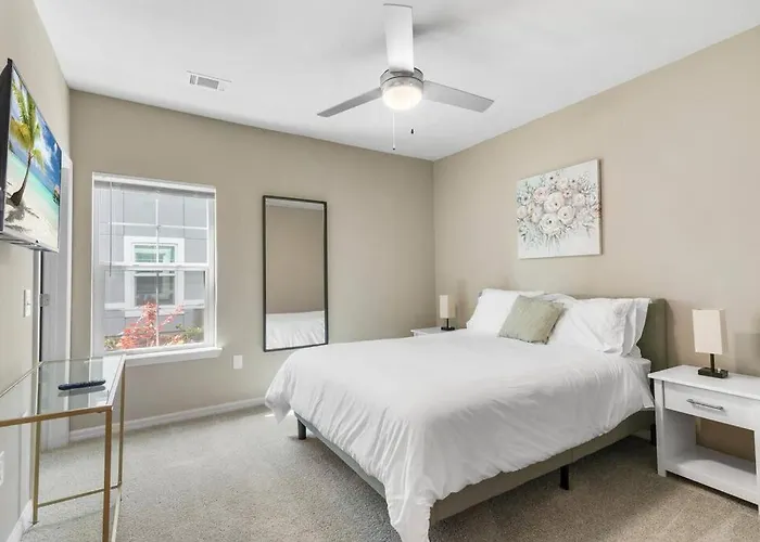 Luxury 3 Bedroom/2 Bathroom Condo In Melbourne Fl With Pool, Gym And Laundry