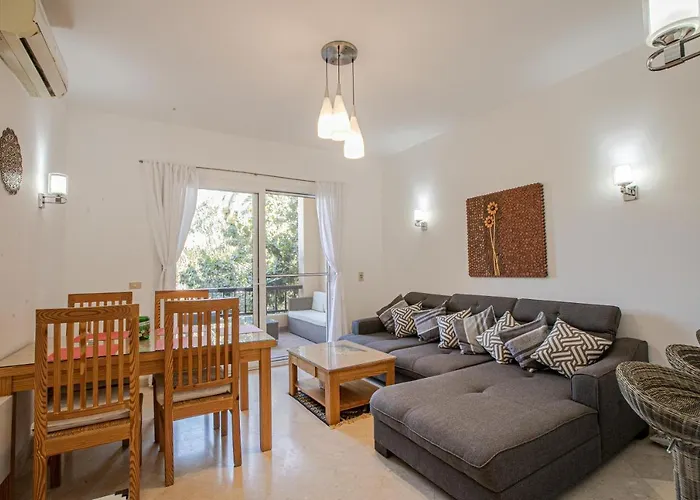 Stylish 2Br Condo In El Gouna I Pool & Beach Access