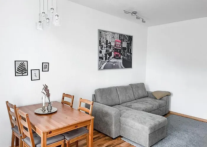 Zentrum, 4Personen, privater Parkplatz, WiFi, modern, ruhig