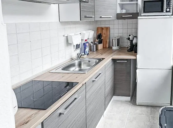 Zentrum, 4Personen, privater Parkplatz, WiFi, modern, ruhig