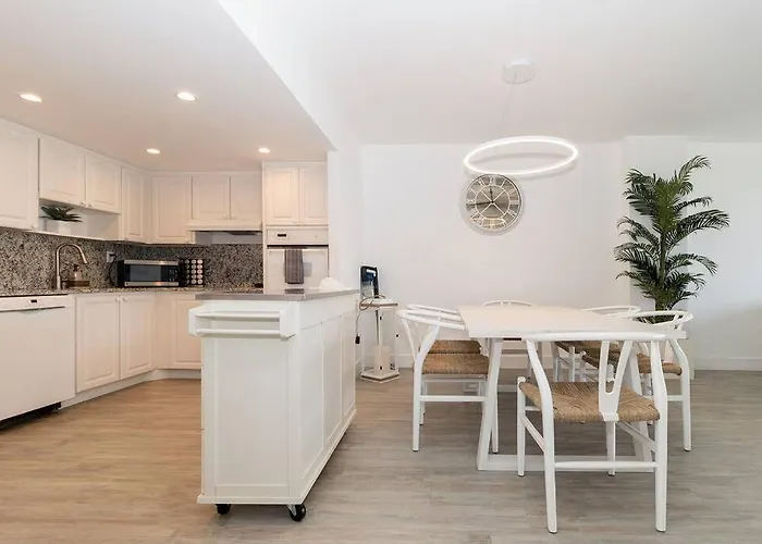 Stunning & Spacious Resort-Style Condo Across From Beach!