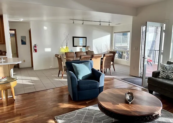 Oceanfront 2Br Condo, Private Beach & Patio, Rare Find