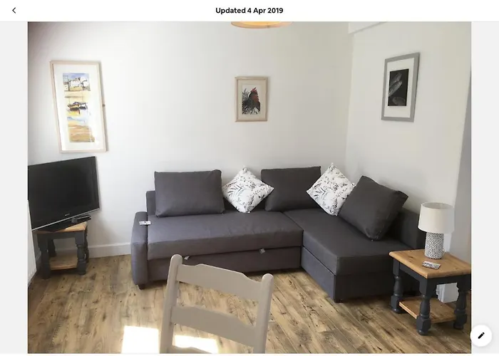 Spacious Flat St Ives Former Farmhouse, Parking