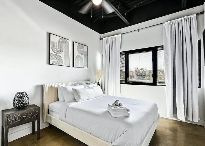 Brand New Condo Near Downtown Nash W Washer Dryer