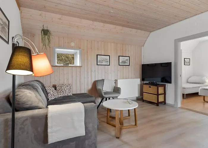 Amazing Apartment In Hvide Sande