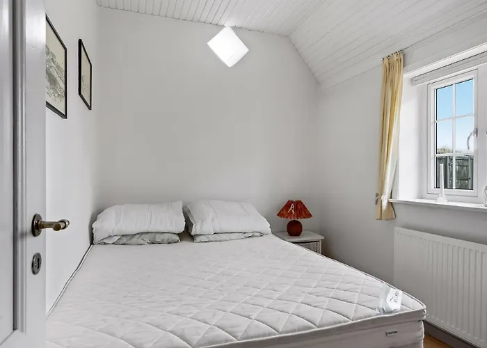 Amazing Apartment In Hvide Sande