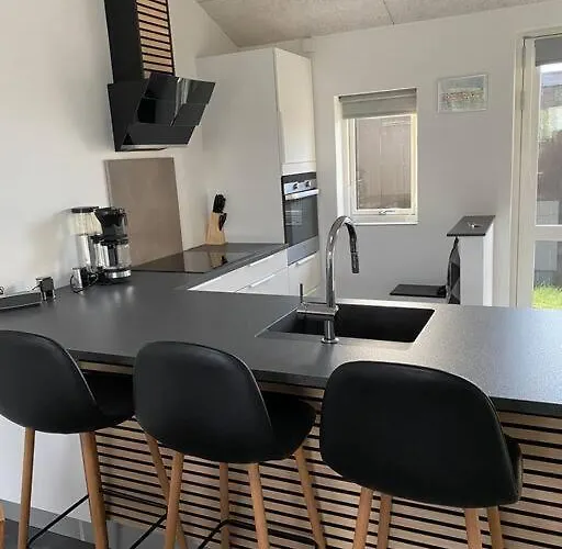 Fin Ny Moderniseret Lejlighed I Skagen.