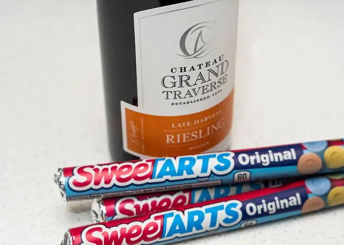 Sweet Tart Spot - Cozy Tc Condo - Tart Trail - Balcony - Pets Welcome