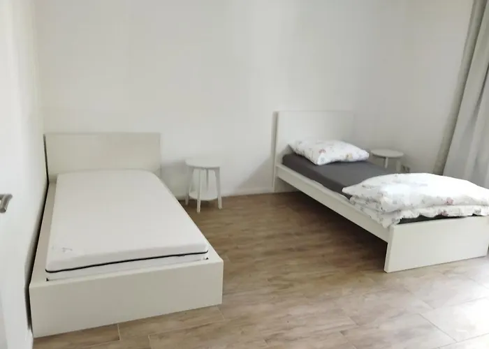 Appartement 4 Personen - Zimmer in Wohnung, zentral, ruhig, modern