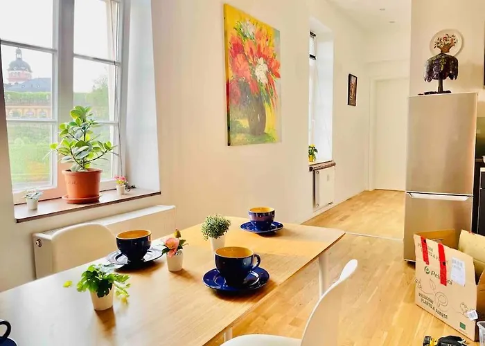 Castle View Living 1 - Best Apartment in Weilburg
