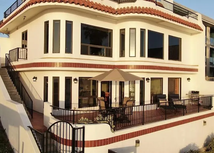 Oceanfront 2Br Condo, Private Beach & Patio, Rare Find