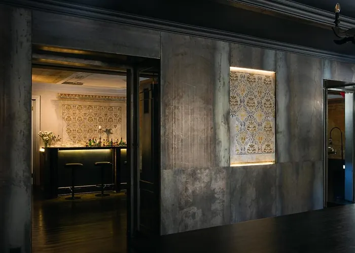 Unfound Door - Design Hotel