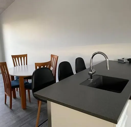 Fin Ny Moderniseret Lejlighed I Skagen.