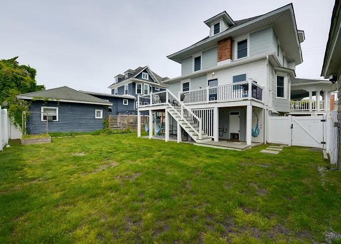 North Wildwood Home W/ Porch ~ 3 Blocks To Beach!
