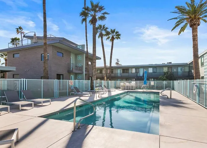 Poolside Studio W Rooftop Deck - Walk To Old Town