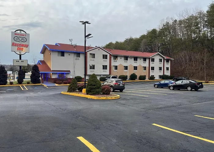 Raceway Inn