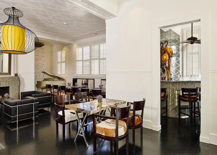 Circa 1936 Art Hotel