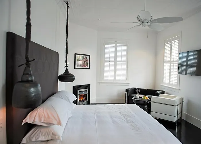 Circa 1936 Art Hotel