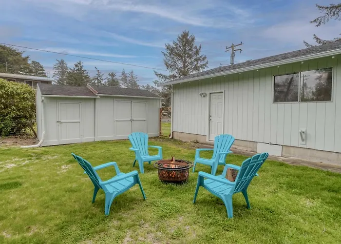 Camp Street Cottage - Meredith Lodging