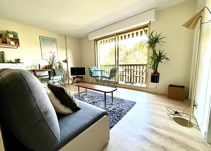 Beau Studio Terrasse Vue Jardin - A 2 Pas De La Mer