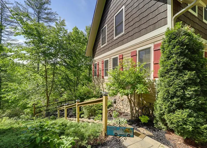 West Jefferson Vacation Rental Near River