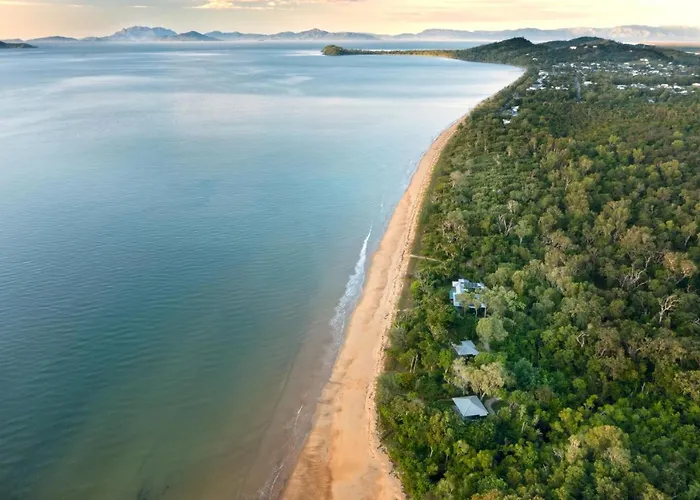 The Bungalows - Absolute Beachfront