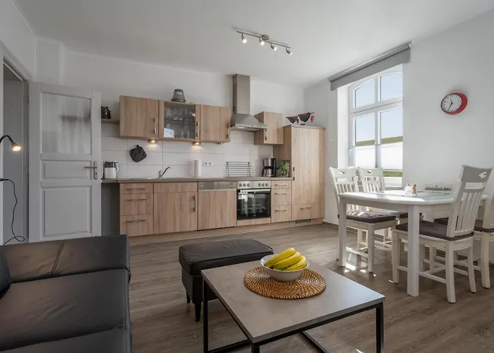 Ferienhaus Hemenswarft direkt an der Nordsee mit Meerblick