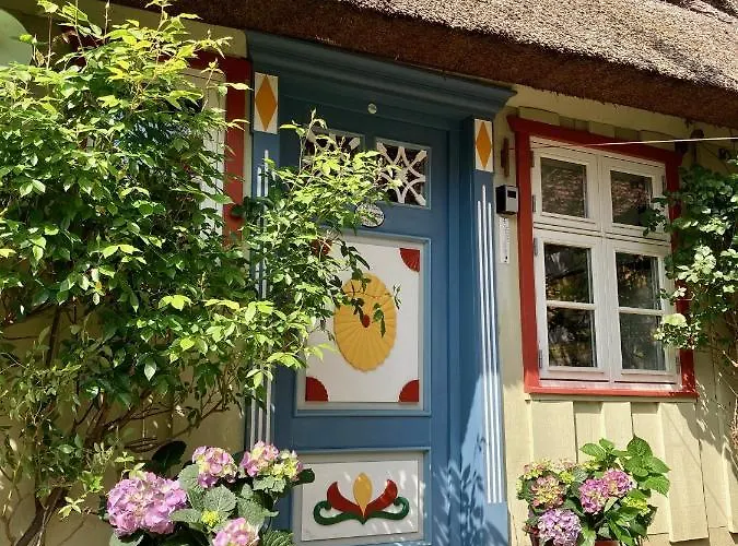 Haus am Hafen - Luxus unter Reet, Garten, Strandkorb, kleine Idylle