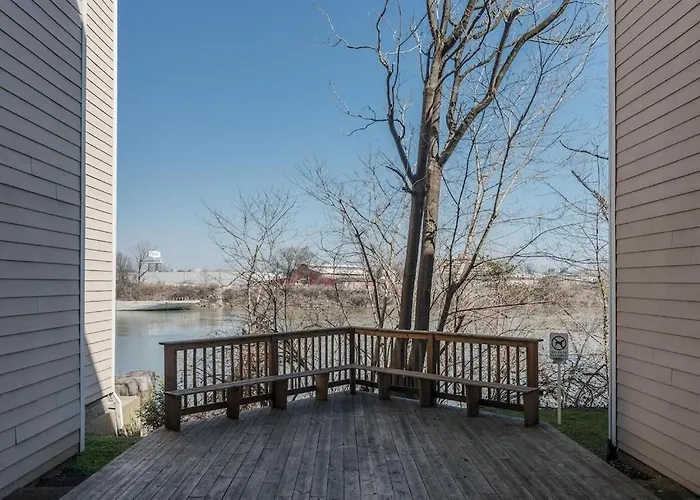 Captain'S Quarters Riverfront #3