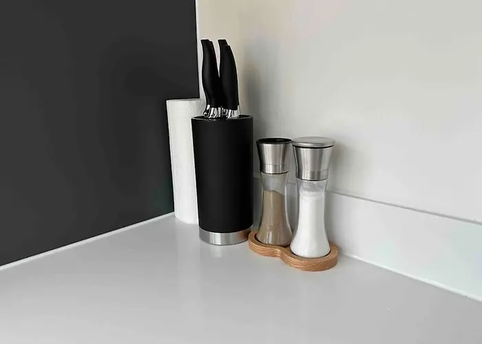 1 Bed Flat With View Of Old Trafford