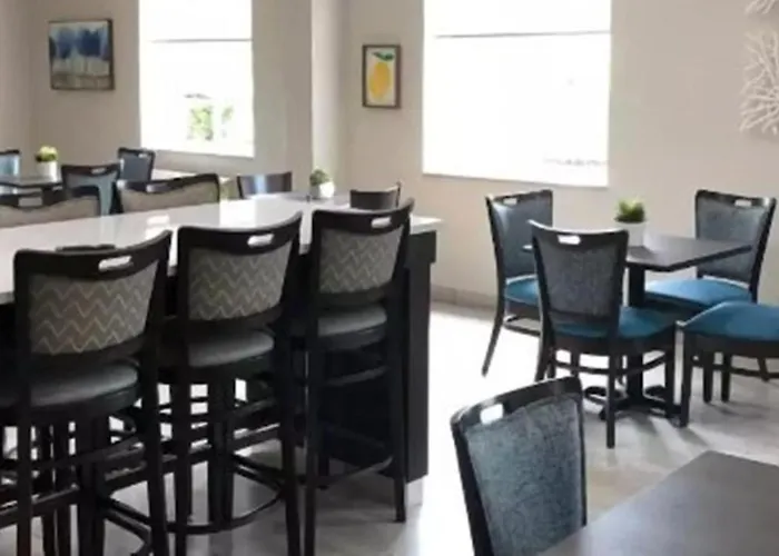 Quality Inn & Suites Roanoke - Fort Worth North