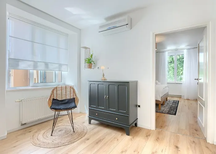 Calafati Apartment With Private Parking