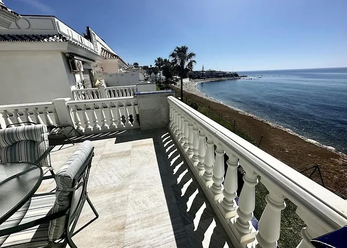 Faro Y Mar La Cala