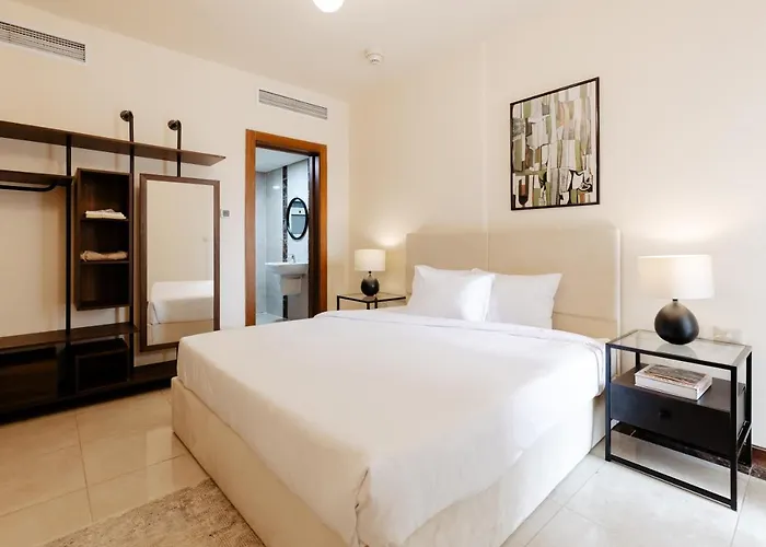 Lofts By Elegant Hospitality - Across Auc