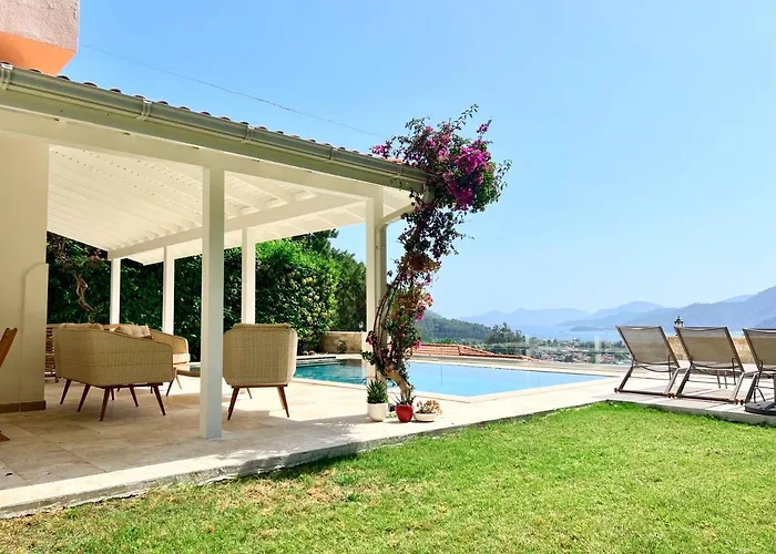 Villa Paradaise Is Magnificent Villa With Sea View And Infinity Pool