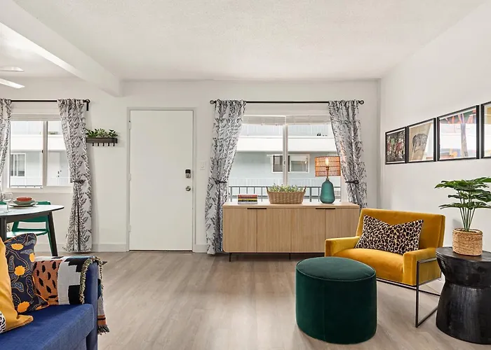 East Village Arts District, King Suite With Sofa Bed Nrp26-02357
