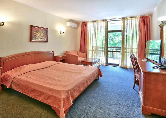 Estreya Residence Hotel