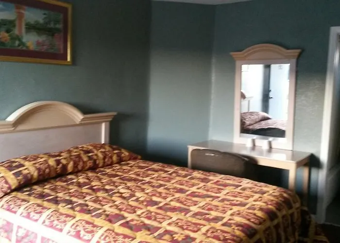 Deluxe Inn
