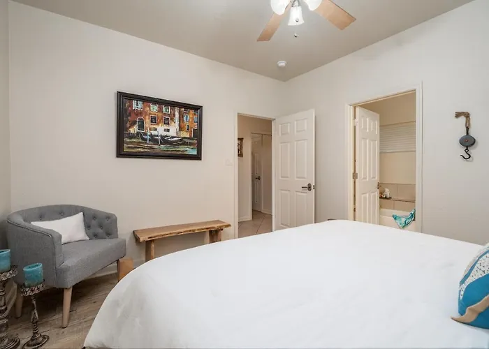 Natalie'S Nook, Lake Hideaway Near Downtown Fun!