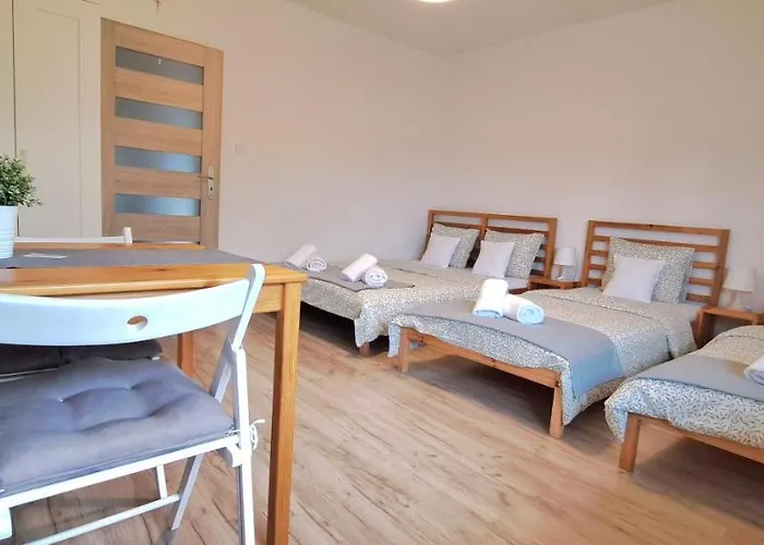 Pokoje I Apartamenty Na Szkolnej