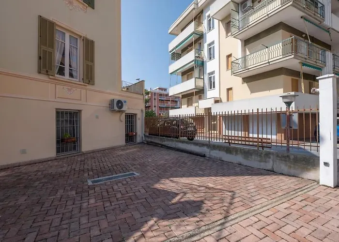 Trilocale Con Parcheggio - Pietra Ligure