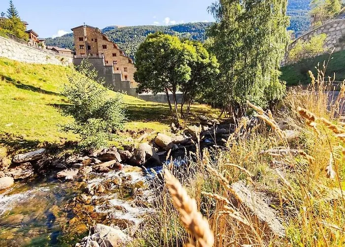 Unico Piso Colorido Y Divertido En Ransol - Increibles Vistas Al Rio Y Naturaleza - Ideal Familias L By Bonesvacances