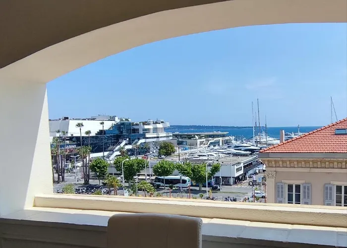 La Goelette - Palais Des Festivals