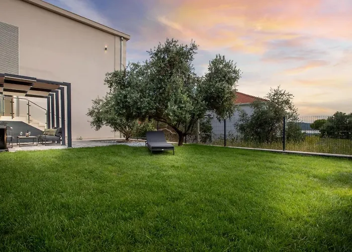 Apartments Ocrux