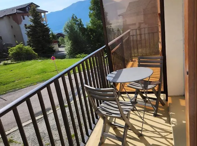 Appartement T2 Entierement Renove Dans Residence Calme