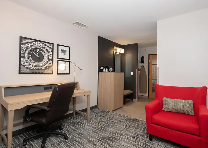 Country Inn & Suites By Radisson, Bloomington-Normal Airport, Il
