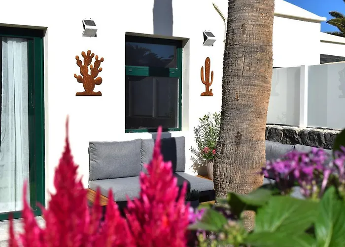 Bungalow La Palmera - 2 Bedroom - Playa Roca Residence Sea Front Access - Pool View - Free Ac - Wifi