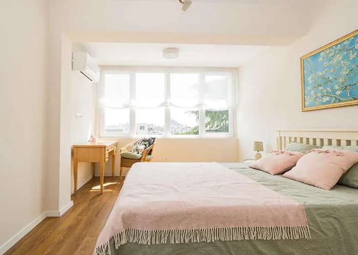 Central Deluxe Apartment